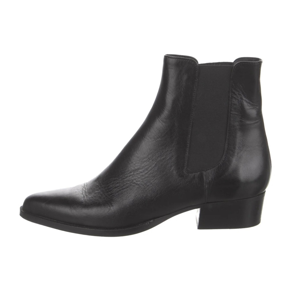 BLACK LEATHER booties!